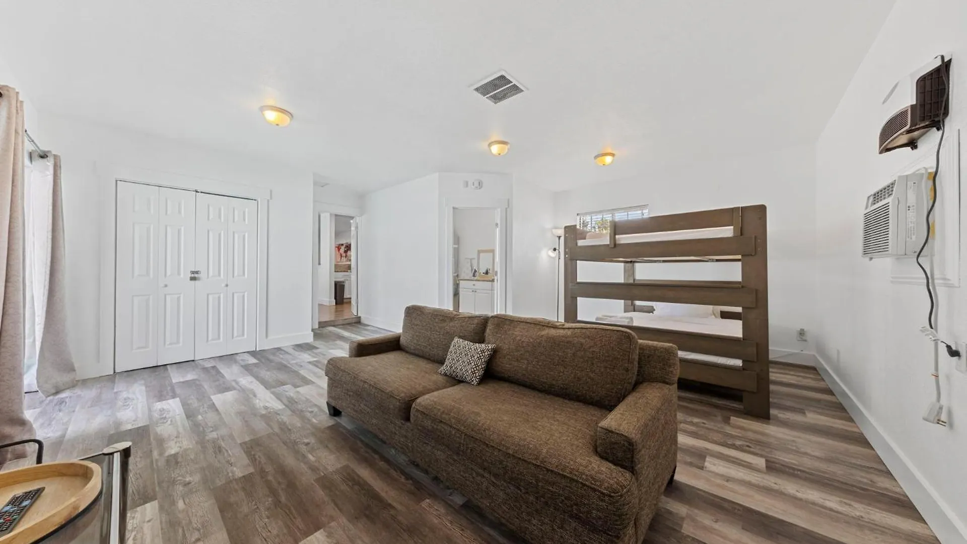 Dom wakacyjny Vegas Getaway: Central 1 Story, Private Pool, Game Room Las Vegas